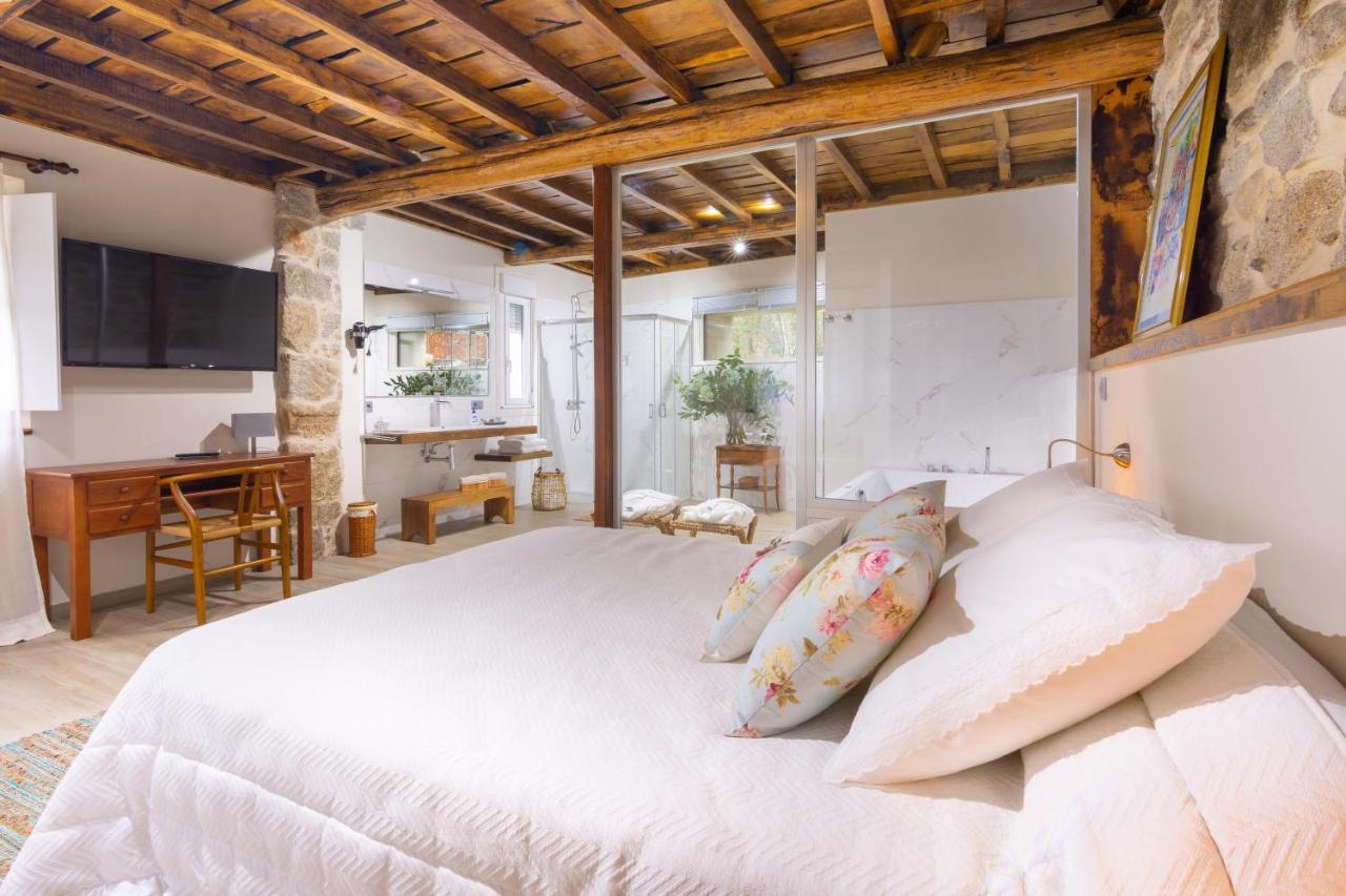 Entre Os Rios - Casa Rural Y Enoturismo A Pobra do Caramiñal Esterno foto